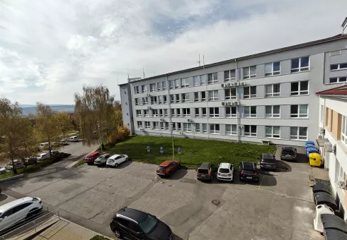 REKONSTRUKCE PARKOVIŠTĚ MEZI PAVILONY A1 A B 