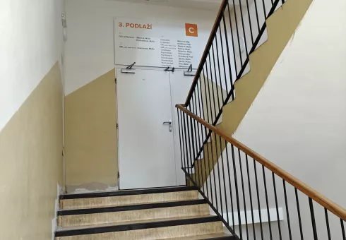 OPRAVA PODLAH SCHODIŠŤ V PAVILONU C